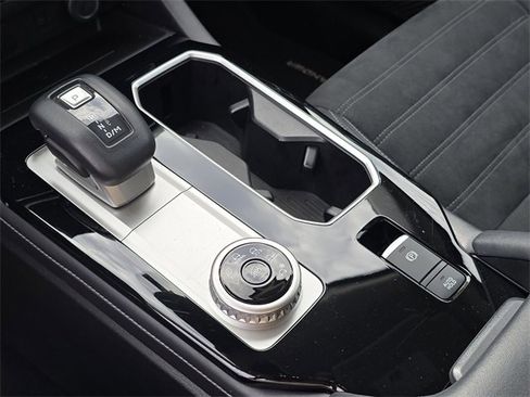 Used 2025 Mitsubishi Outlander SE image 27