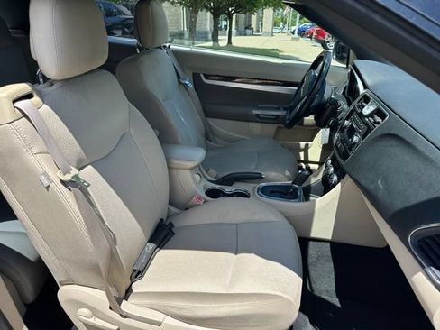 Used 2014 Chrysler 200 Touring FWD image 22