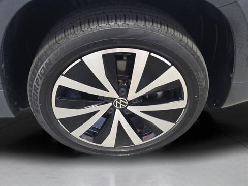 Used 2022 Volkswagen Taos SE FWD image 25