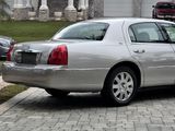 Used 2003 Lincoln Town Car Cartier image 6