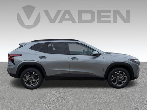 New 2026 Chevrolet Trax LT image 24