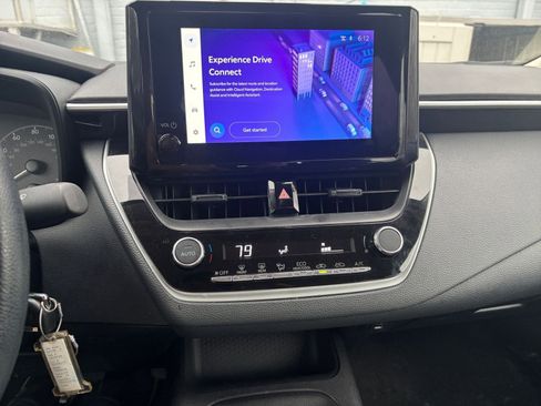 Used 2025 Toyota Corolla LE image 18