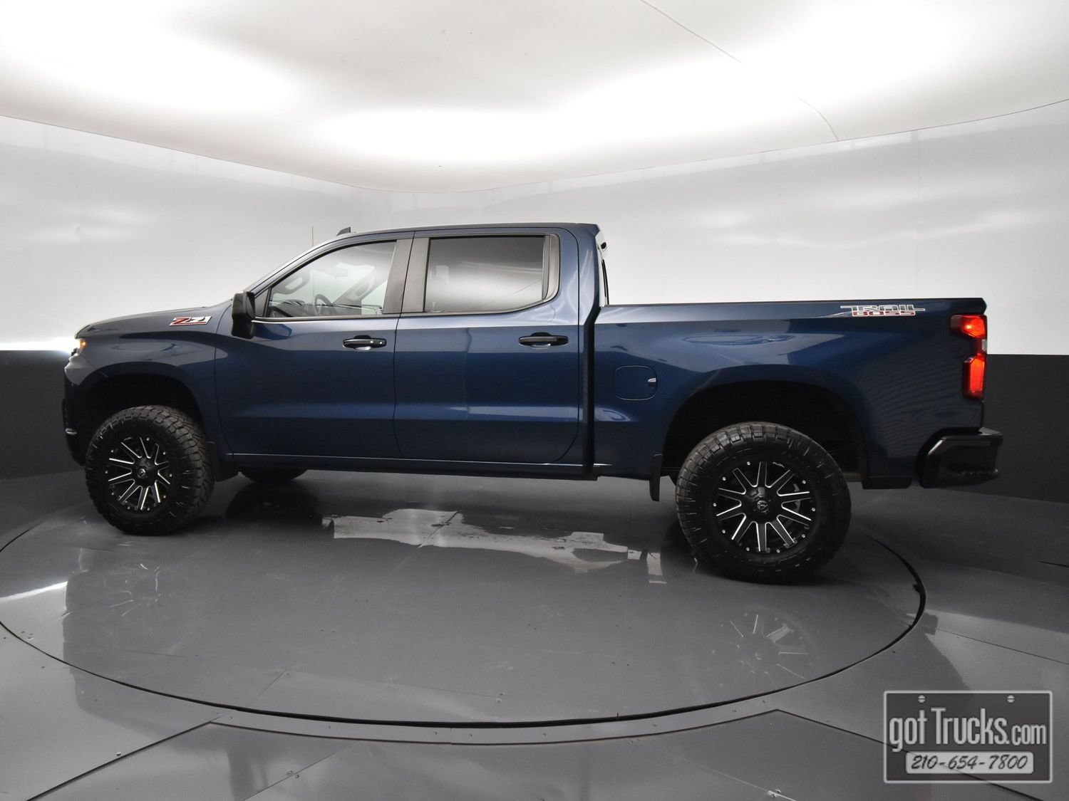 Used 2022 Chevrolet Silverado 1500 LT Trail Boss w/ Convenience Package II AWD/4WD image 3