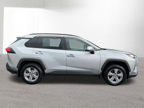 Used 2022 Toyota RAV4 XLE w/ Convenience Package AWD/4WD image 2