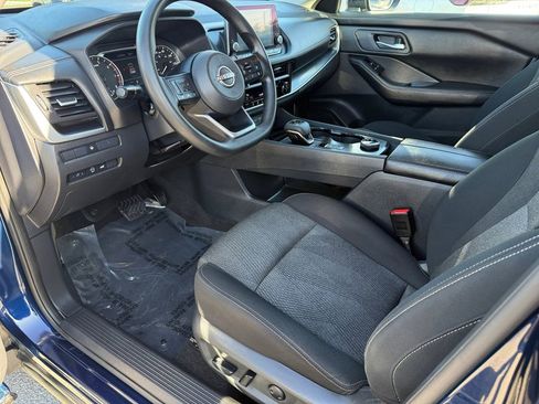 Used 2024 Nissan Rogue SV image 11