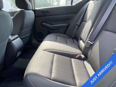Used 2023 Nissan Altima 2.5 SV FWD image 11
