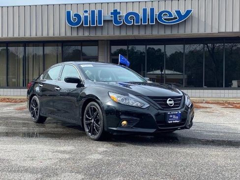 Used 2018 Nissan Altima 2.5 SR w/ SR Midnight Edition image 2