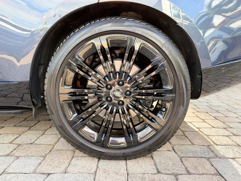 Used 2024 Land Rover Range Rover Long Wheelbase Autobiography image 26