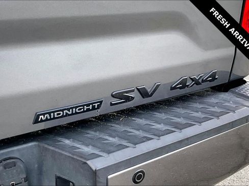 Used 2018 Nissan Titan SV w/ SV Convenience Package image 23