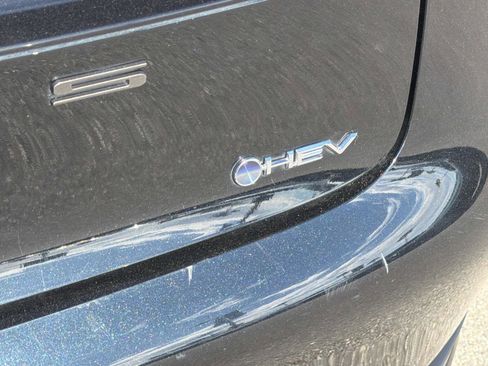 Used 2024 Toyota Prius LE image 28