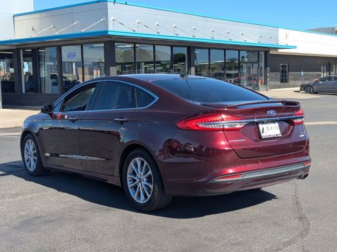 Used 2017 Ford Fusion SE w/ Fusion SE Technology Package FWD image 7