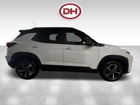 Used 2023 Chevrolet TrailBlazer RS w/ Sun and Liftgate Package AWD/4WD image 2