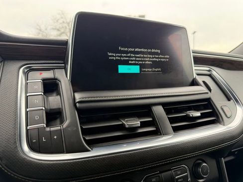 Used 2023 Chevrolet Suburban Premier AWD/4WD image 30