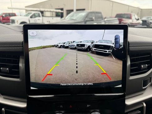 Used 2024 Ford Expedition XLT image 13