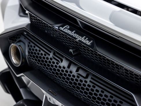 Used 2022 Lamborghini Huracan STO image 15