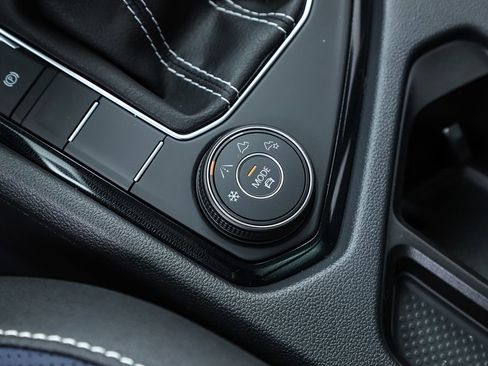 New 2025 Volkswagen Taos SEL image 64