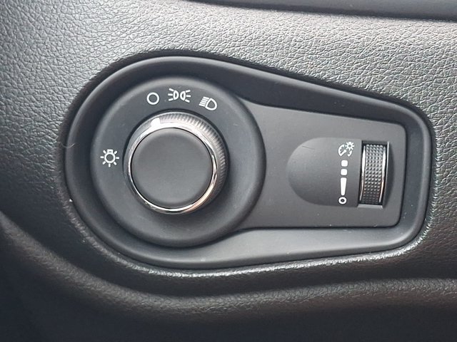 Certified 2018 Jeep Renegade Sport w/ Power & Air Group AWD/4WD image 29