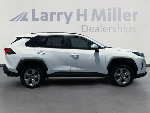 Certified 2025 Toyota RAV4 LE AWD/4WD image 6