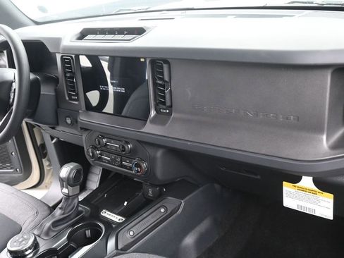 Used 2025 Ford Bronco 4-Door w/ Sasquatch Package image 12