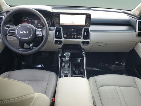 Certified 2022 Kia Sorento SX image 11