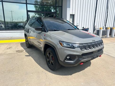 Used 2022 Jeep Compass Trailhawk w/ Trailhawk Convenience Group AWD/4WD image 5
