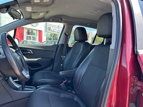Used 2020 Chevrolet Trax LT w/ Driver Confidence Package AWD/4WD image 11
