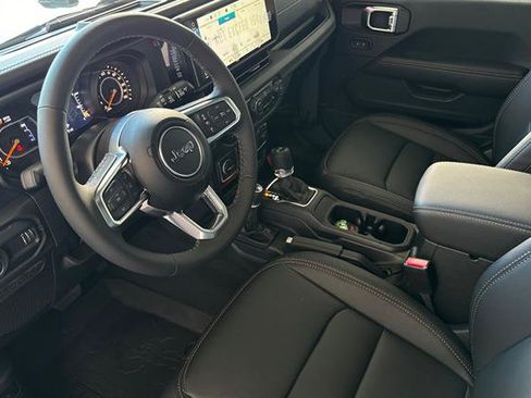 New 2026 Jeep Wrangler Unlimited Sahara AWD/4WD image 6