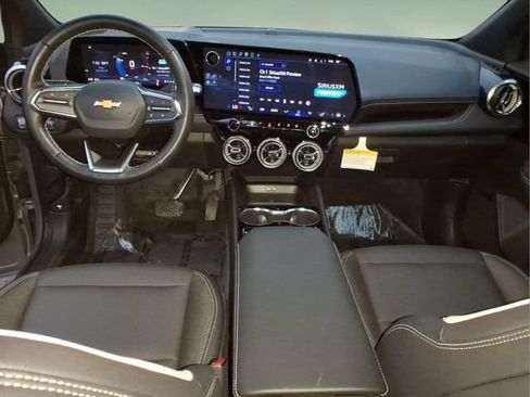Used 2024 Chevrolet Blazer EV LT AWD/4WD image 13