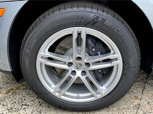 New 2025 Porsche Macan image 15