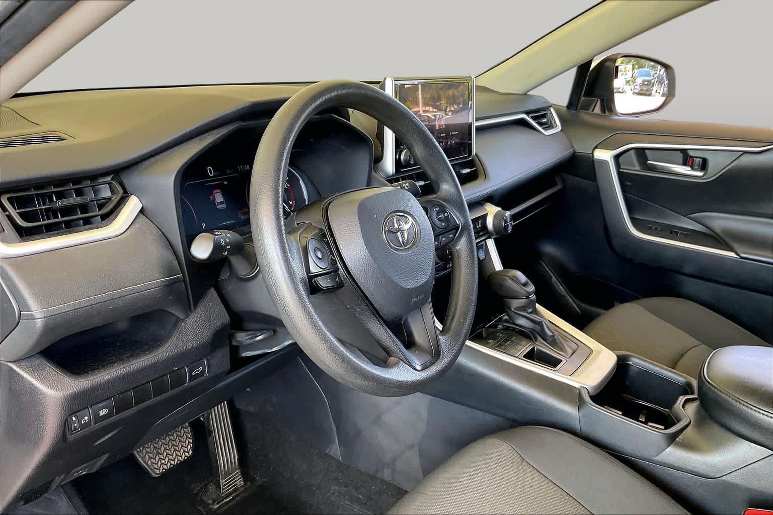Used 2024 Toyota RAV4 XLE w/ Convenience Package AWD/4WD image 16