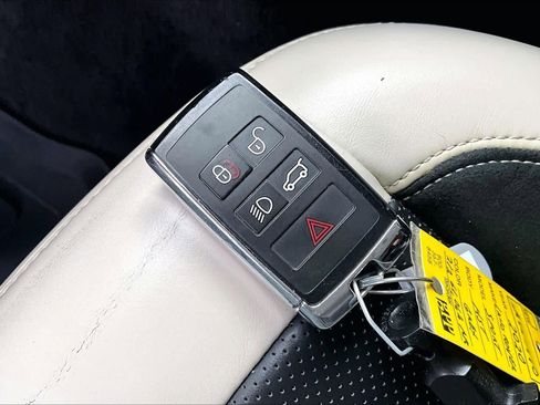 Used 2020 Land Rover Range Rover Sport HST image 14