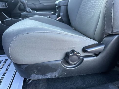 Used 2018 Toyota Tacoma SR image 12