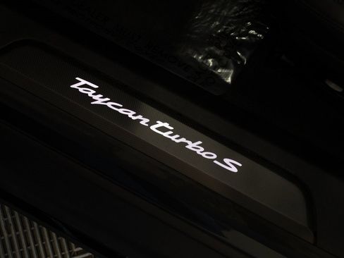 Used 2020 Porsche Taycan Turbo S image 23