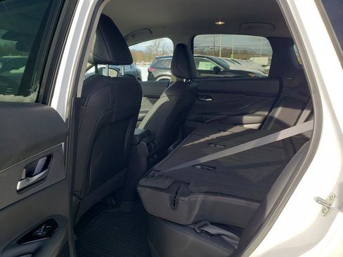 Certified 2025 Nissan Murano SV image 18