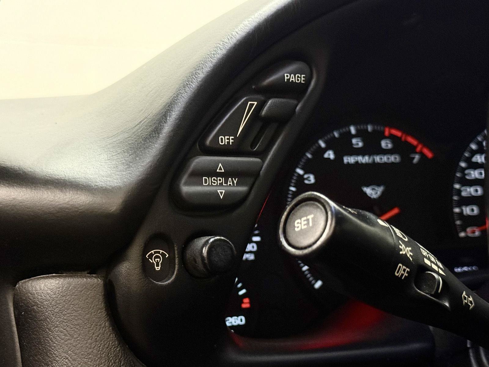 Used 2004 Chevrolet Corvette Coupe RWD image 16