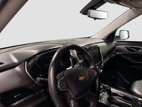 Used 2020 Chevrolet Traverse LT w/ LT Premium Package AWD/4WD image 11