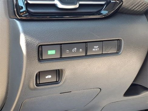 Certified 2024 Nissan Sentra SR w/ SR Premium Package image 19