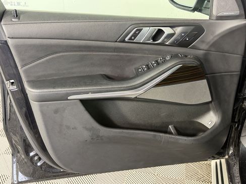 Used 2025 BMW X5 xDrive50e AWD/4WD image 13