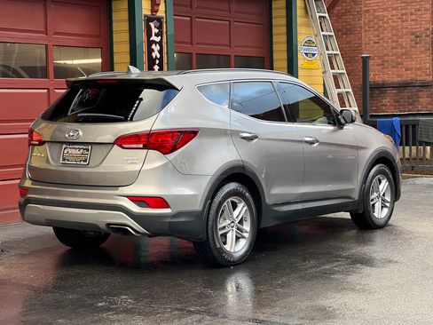 Used 2017 Hyundai Santa Fe Sport image 4
