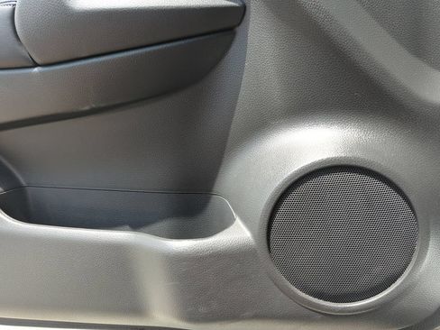 Used 2018 Nissan Rogue SV FWD image 34