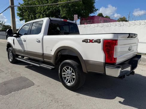 Used 2018 Ford F250 Lariat w/ Lariat Value Package image 3