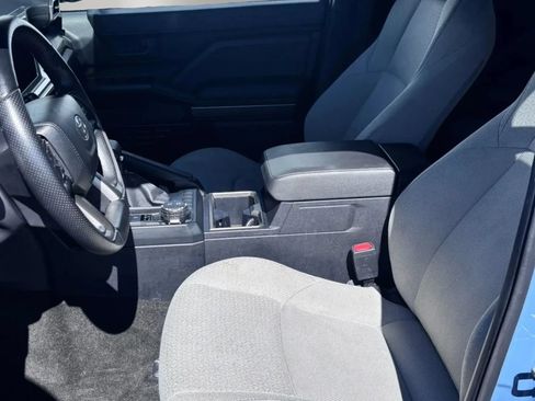 Used 2025 Toyota 4Runner SR5 AWD/4WD image 24