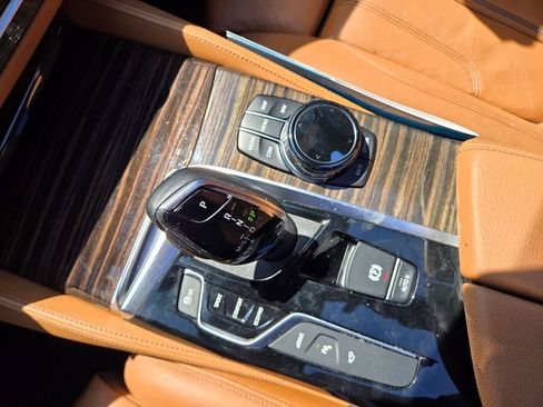 Used 2019 BMW 530e w/ M Sport Package image 38