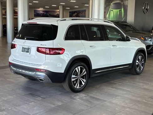 New 2026 Mercedes-Benz GLB 250 4MATIC image 3