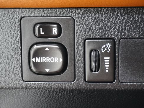 Used 2016 Toyota RAV4 SE FWD image 24