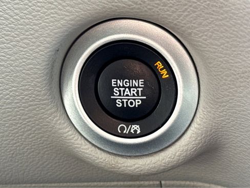 Used 2019 Chrysler Pacifica Touring Plus image 20