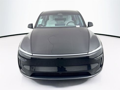 Used 2026 Tesla Model Y Long Range image 14