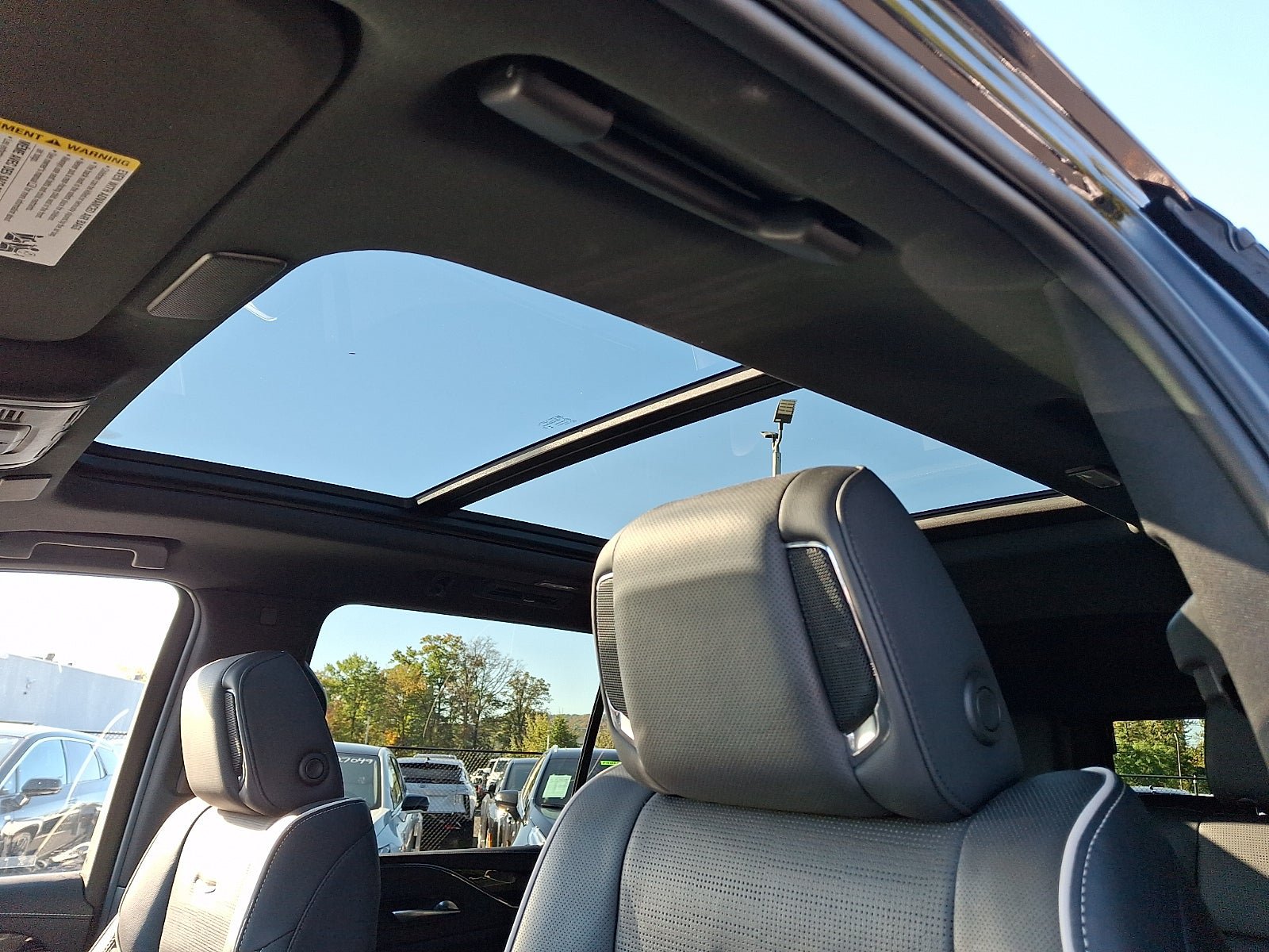 Used 2024 Cadillac Escalade ESV Sport w/ LPO, ONYX Package AWD/4WD image 15