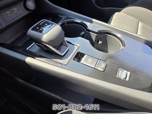 Certified 2026 Nissan Rogue SV FWD image 27