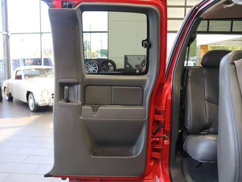 Used 2006 Chevrolet Silverado 2500 LT w/ Heavy-Duty Power Package image 67